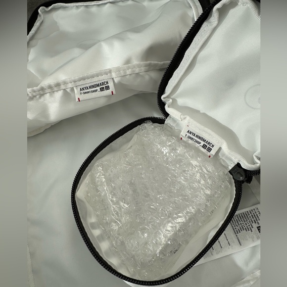 NWT Anya Hindmarch + Uniqlo White Travel Pouch Set - Picture 2 of 16